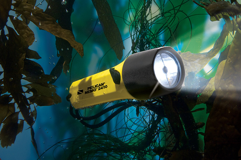 Pelican Nemo 2410 Recoil LED Dive Light Debuts At DEMA 2008 | Pelican