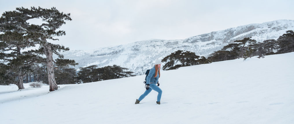 what to wear hiking in winter