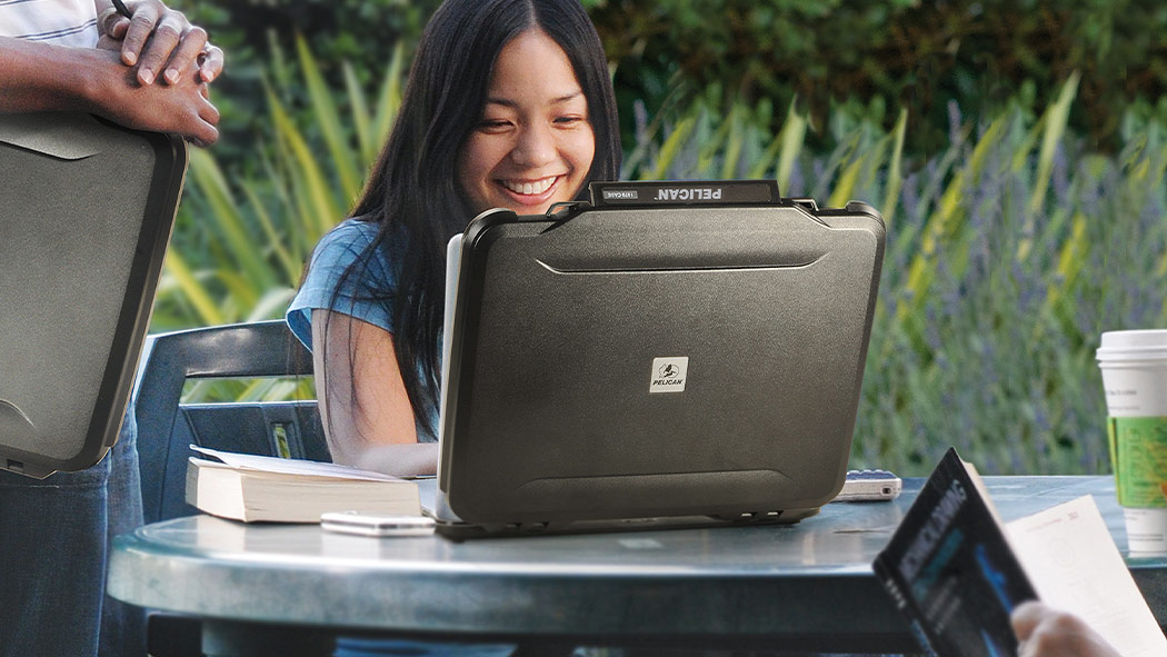 pelican 1070 laptop hardback case