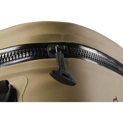 SP26_PEL_Cooler_Dayventure_Base_SOFT CBASE COYOTE_Coyote_Onwhite_Macro_Zipper