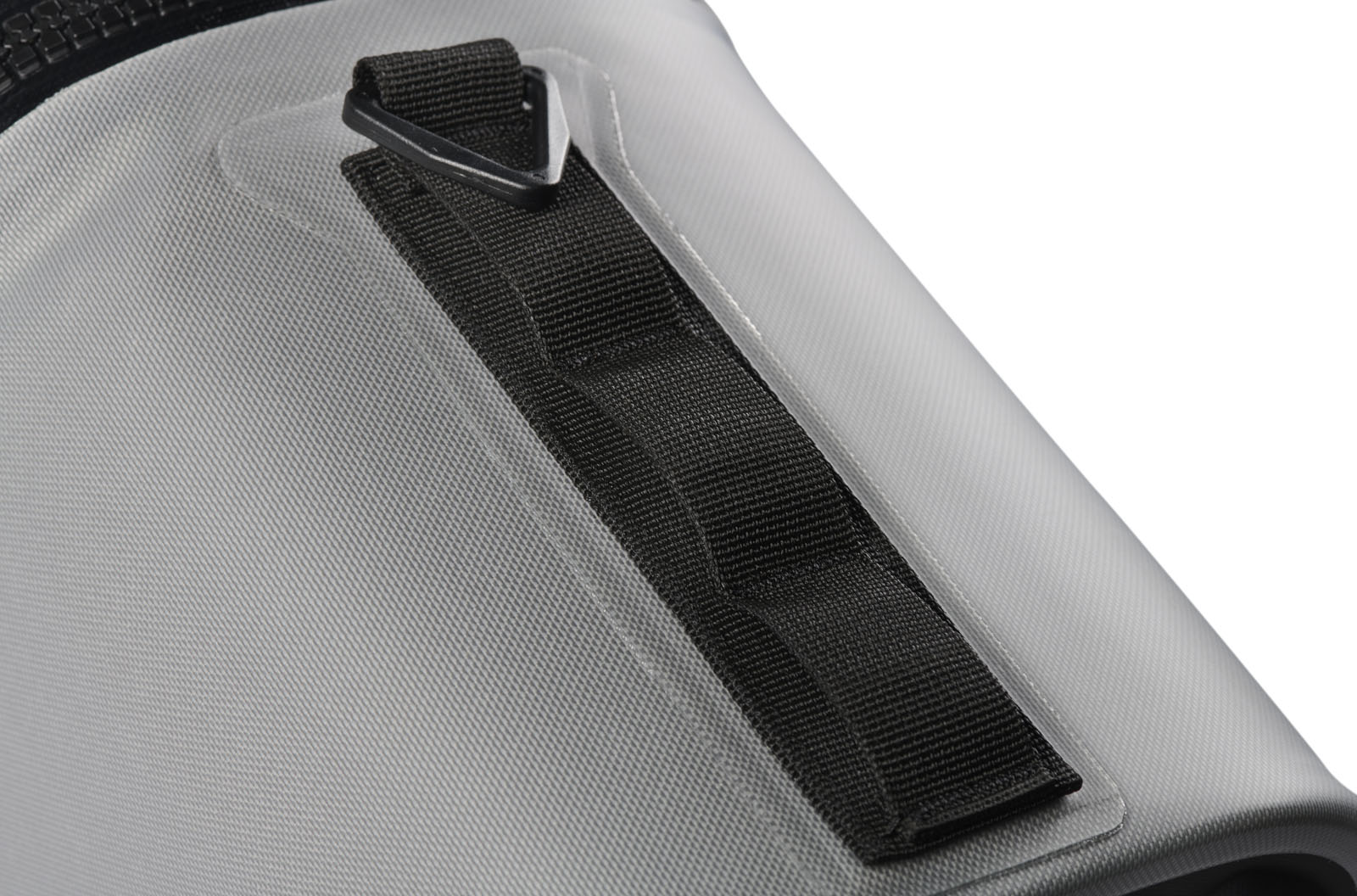 SP26_PEL_Cooler_Dayventure_Base_SOFT CBASE LTGRY_LightGray_Onwhite_Macro_Loops