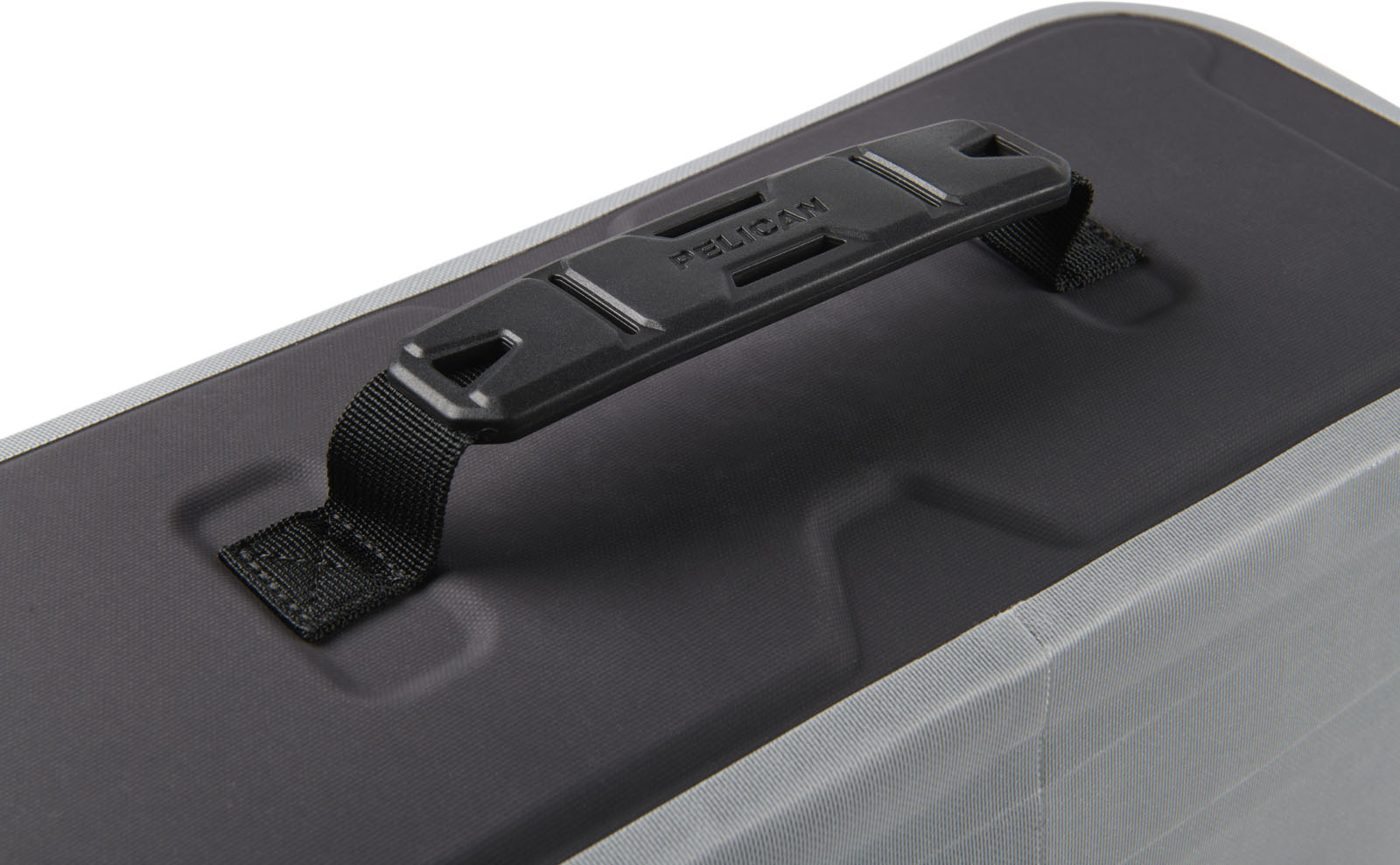 SP26_PEL_Carry_Dayventure_Grey_Onwhite_Detail Handle