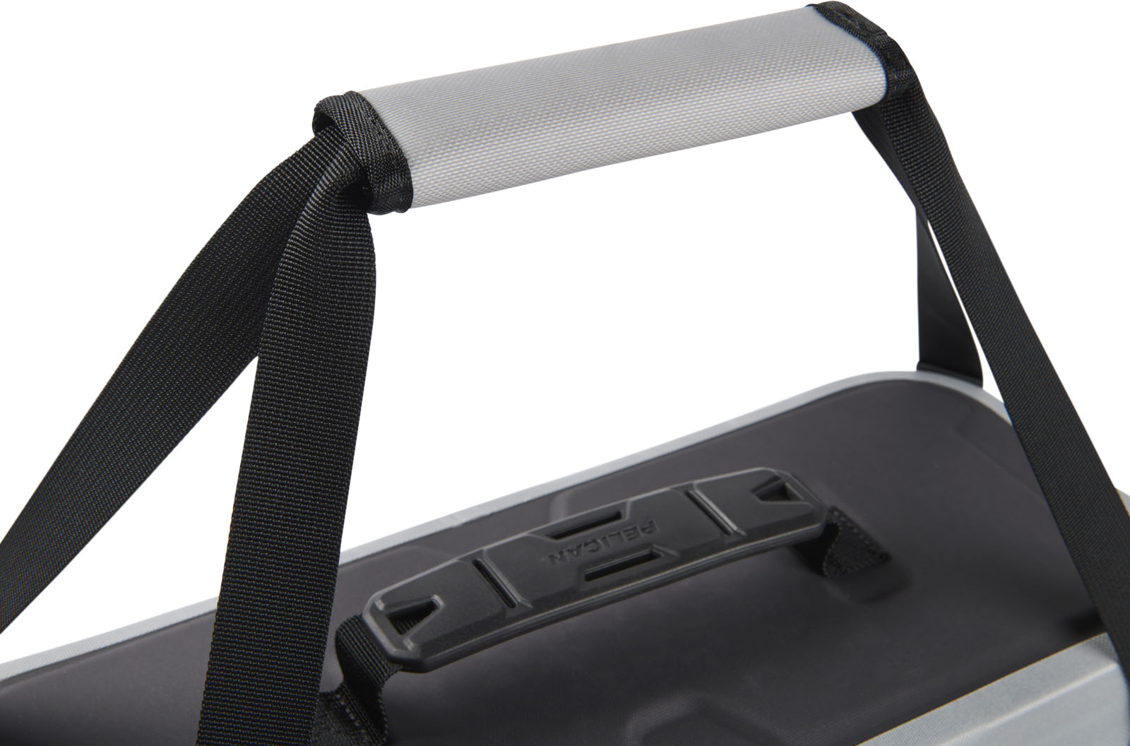 SP26_PEL_Carry_Dayventure_Grey_Onwhite_Detail Strap