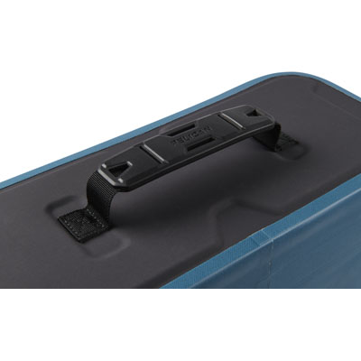 SP26_PEL_Carry_Dayventure_Indigo_Onwhite_Detail Handle