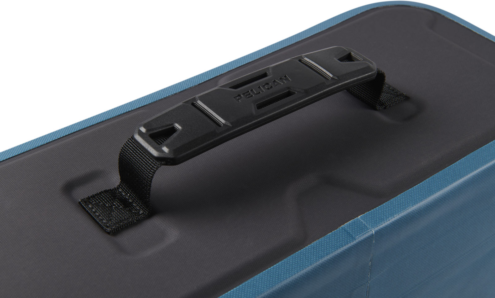 SP26_PEL_Carry_Dayventure_Indigo_Onwhite_Detail Handle