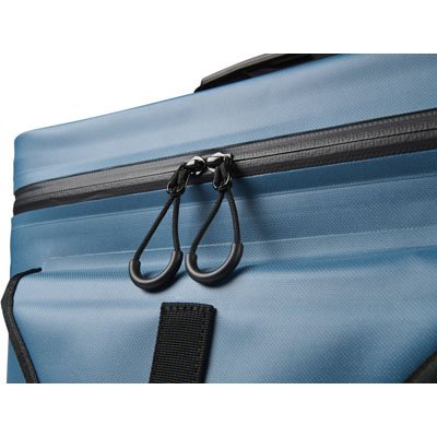 SP26_PEL_Carry_Dayventure_Indigo_Onwhite_Detail Zipper