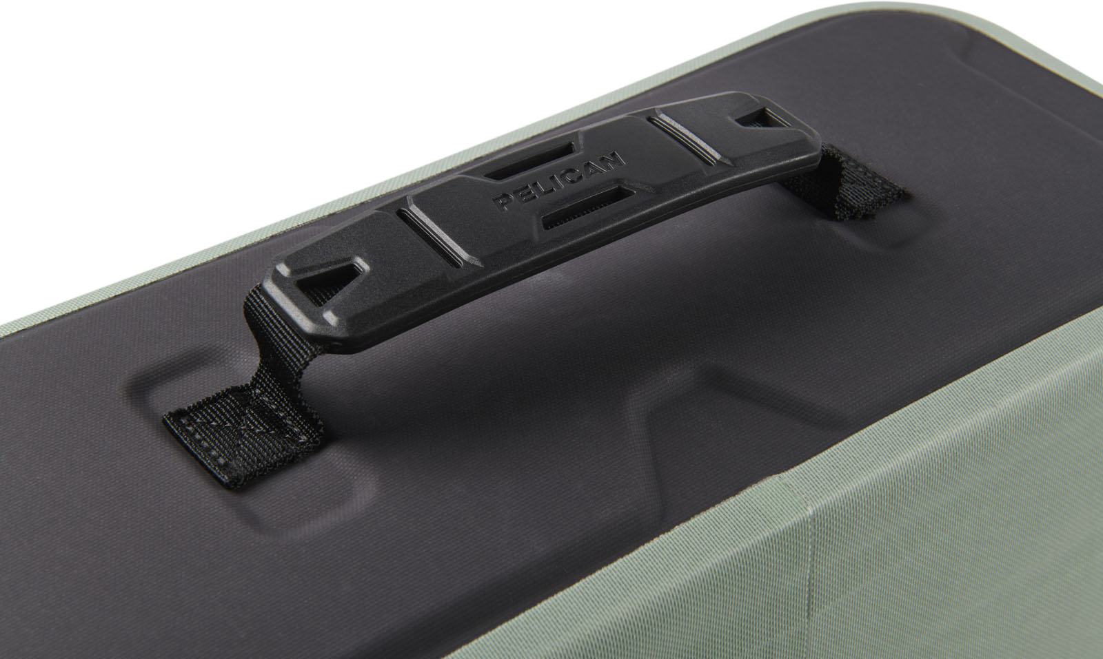 SP26_PEL_Carry_Dayventure_Sage_Onwhite_Detail Handle