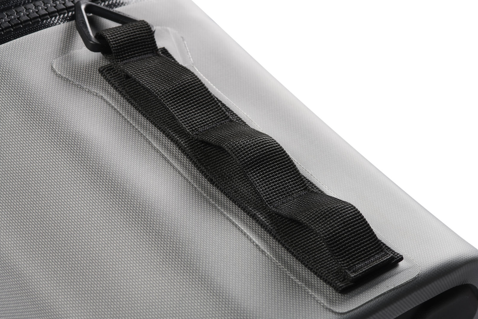 SP26_PEL_Cooler_Dayventure_Cube_SOFT CCUBE LTGRY_LightGray_Onwhite_Macro_Loops