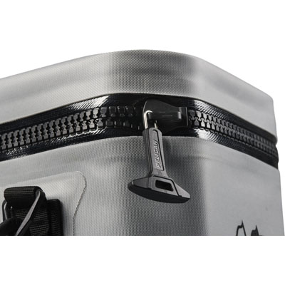 SP26_PEL_Cooler_Dayventure_Cube_SOFT CCUBE LTGRY_LightGray_Onwhite_Macro_Zipper