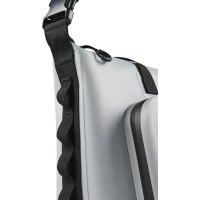 SP26_PEL_Tote_Dayventure_Grey_Onwhite_Detail3