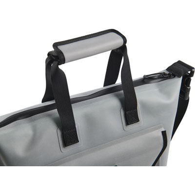 SP26_PEL_Tote_Dayventure_Grey_Onwhite_Detail4