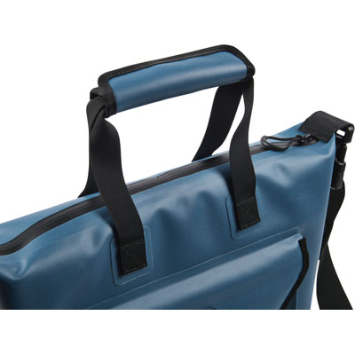 SP26_PEL_Tote_Dayventure_Indigo_Onwhite_Detail4