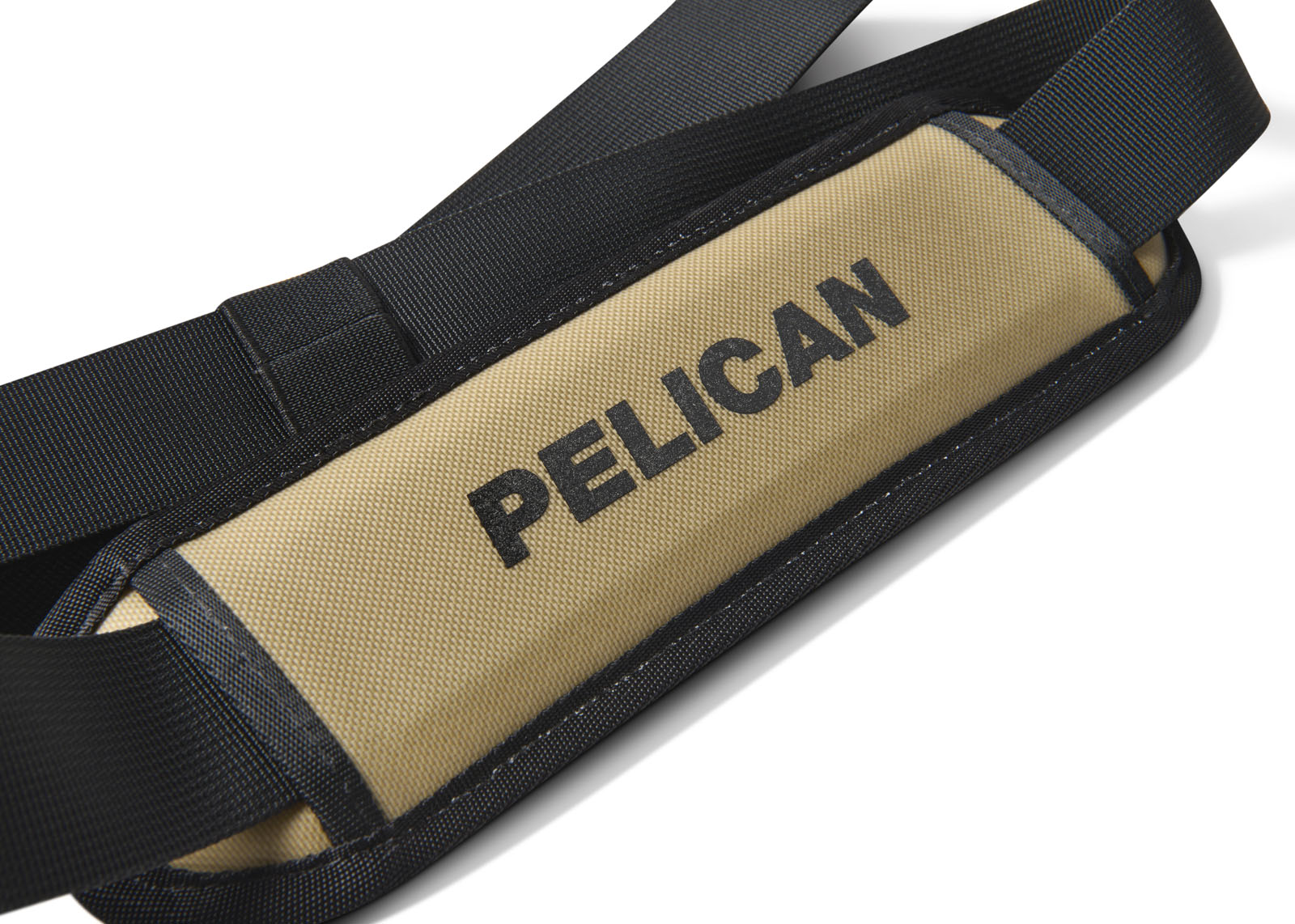 SP26_PEL_Tote_Dayventure_Tan_Onwhite_Detail2