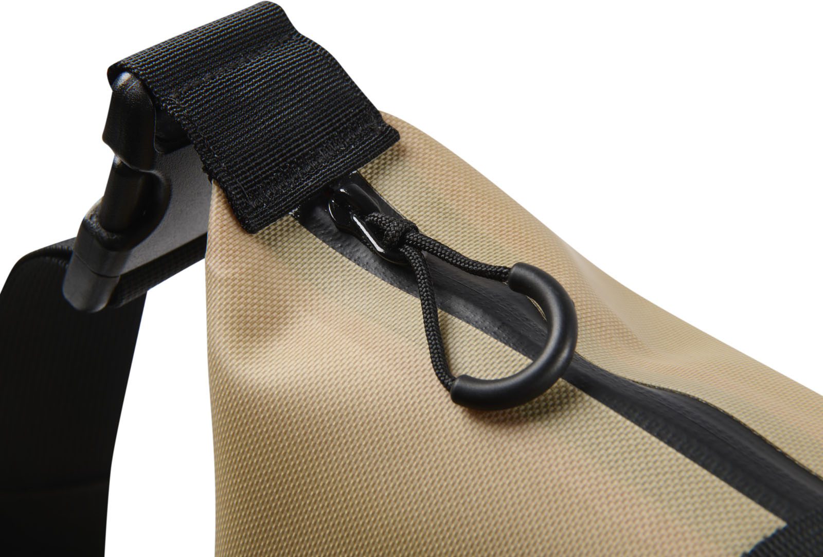 SP26_PEL_Tote_Dayventure_Tan_Onwhite_Detail5