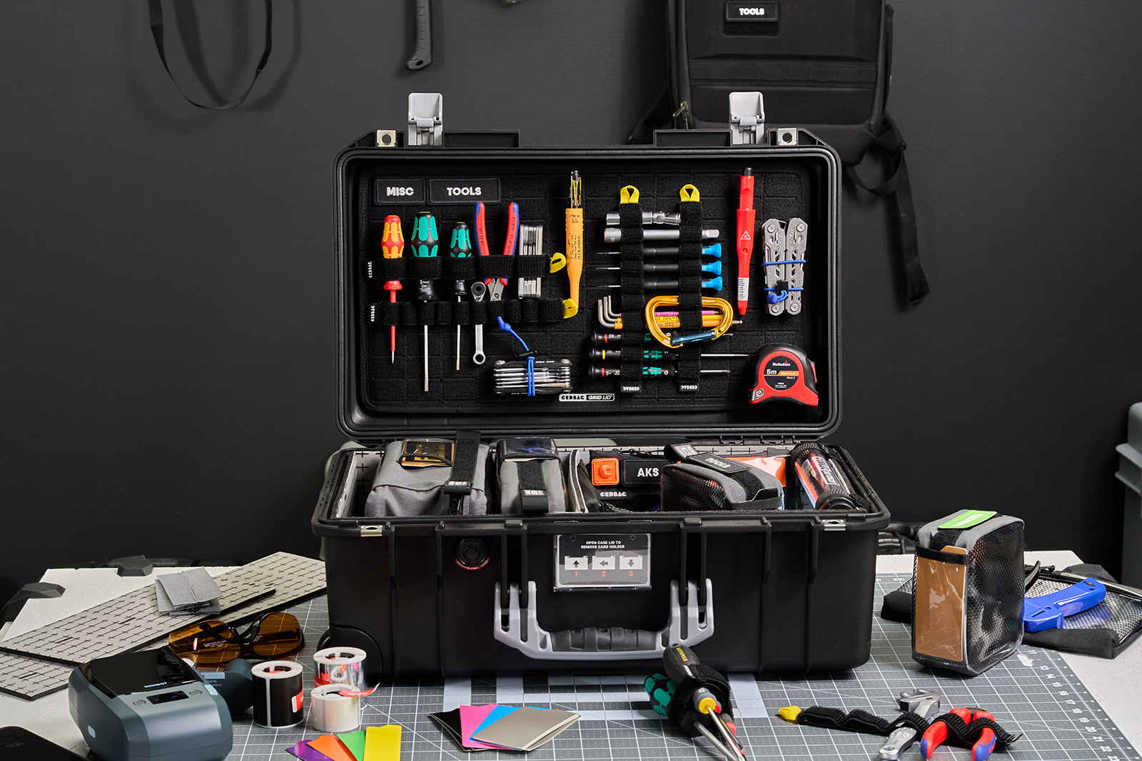 CRD_ACC_091_crdbag_hook_and_loop_organizer_straps_setup_03b