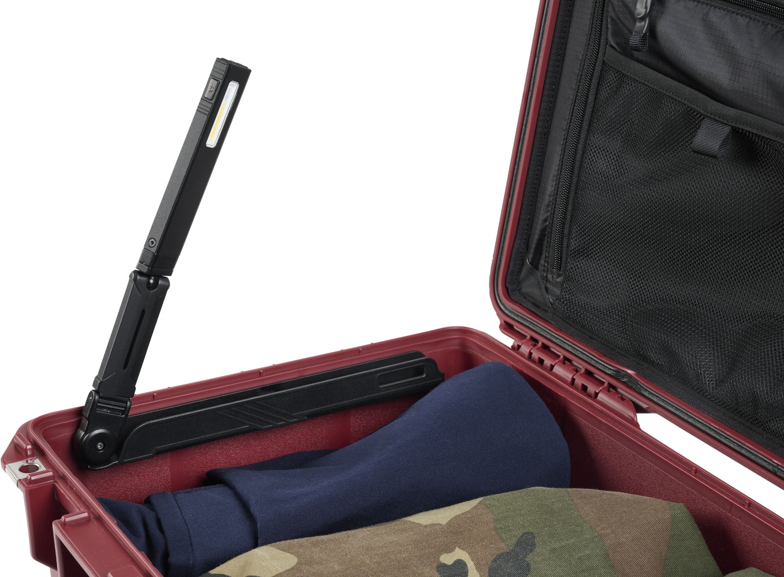 PELI_MODLIGHT_ONWHITE_TRAVEL_CASE_DETAIL_OPEN