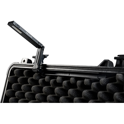 PEL_MODLIGHT_ONWHITE_PHOTO_CASE_USAGE_2_DETAIL_OPEN