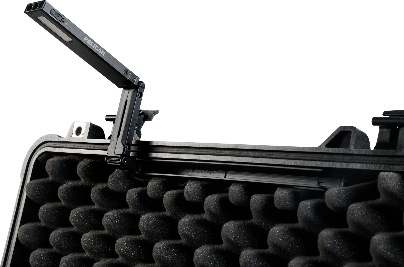 PEL_MODLIGHT_ONWHITE_PHOTO_CASE_USAGE_2_DETAIL_OPEN