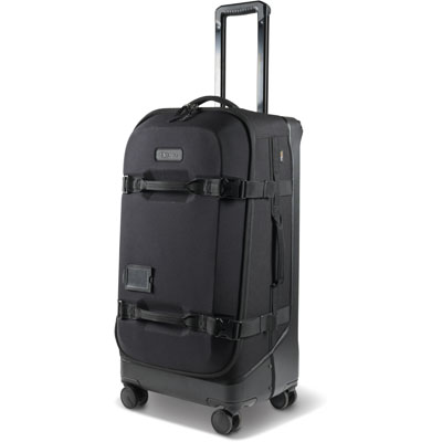 4W30/AEGIS 30L 4 WHEEL_BLK_ANGLE_Peli